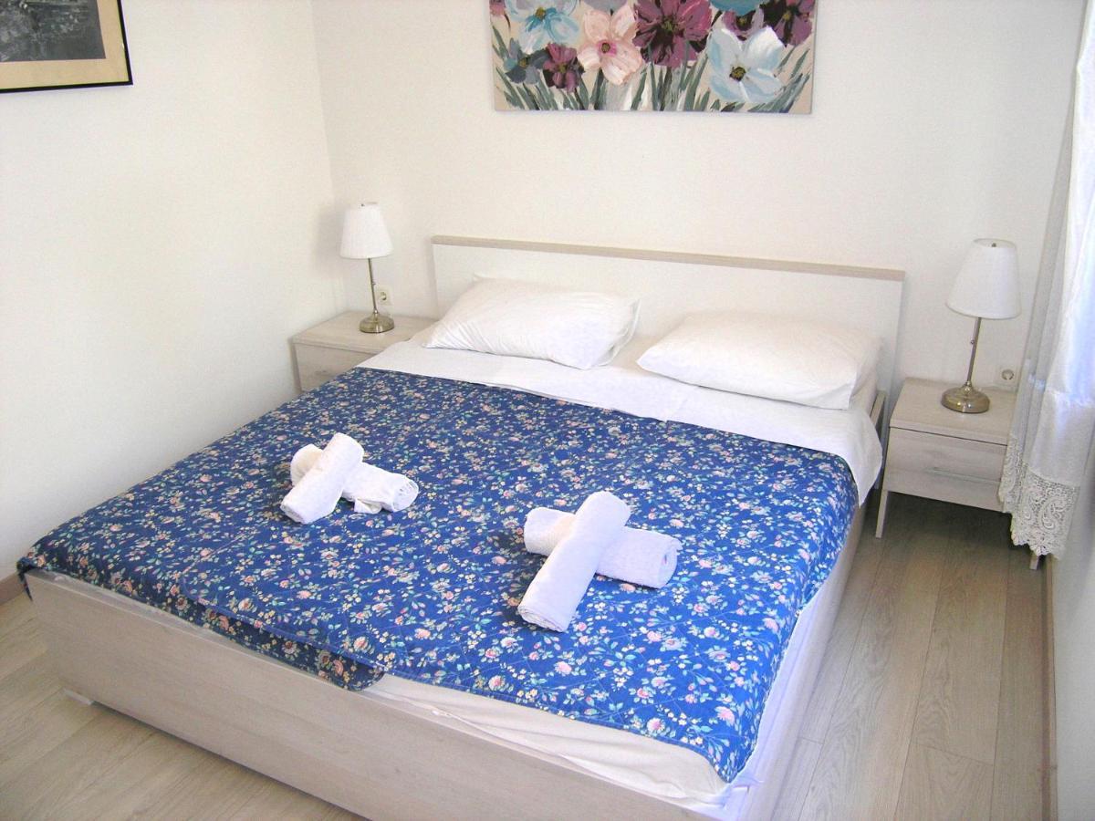 Apartments Sokolovic Крк Екстер'єр фото