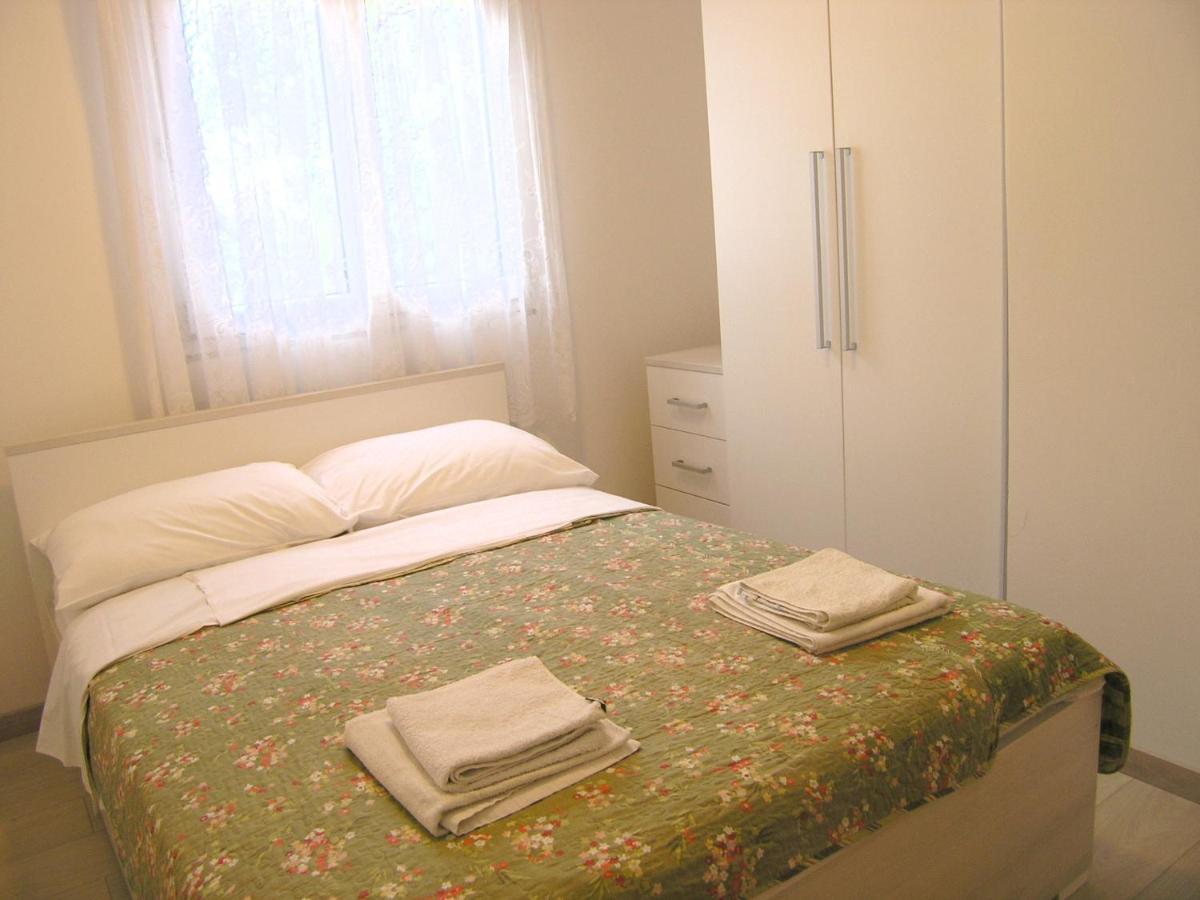 Apartments Sokolovic Крк Екстер'єр фото