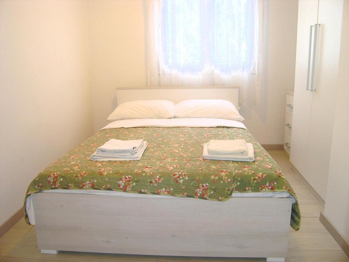 Apartments Sokolovic Крк Екстер'єр фото