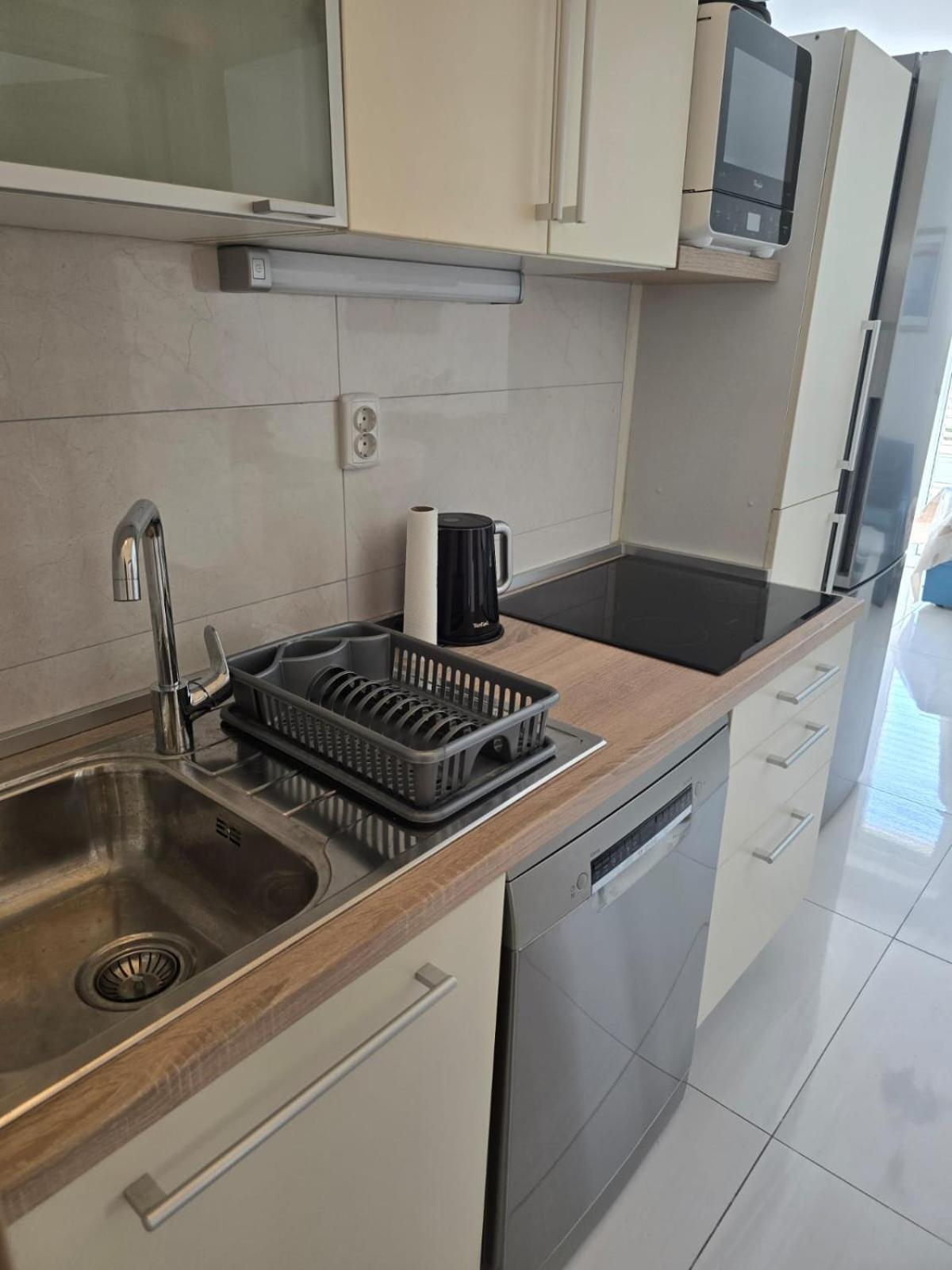 Apartments Sokolovic Крк Екстер'єр фото