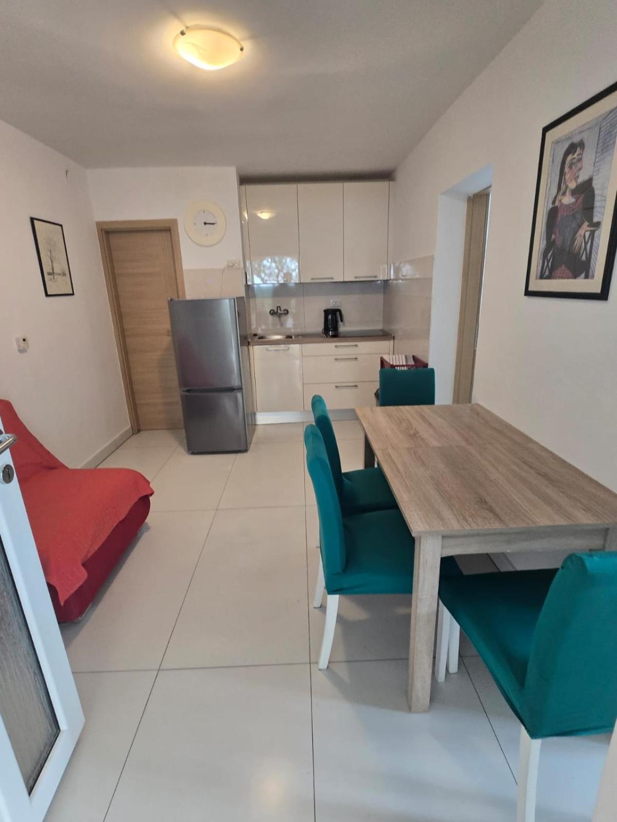 Apartments Sokolovic Крк Екстер'єр фото