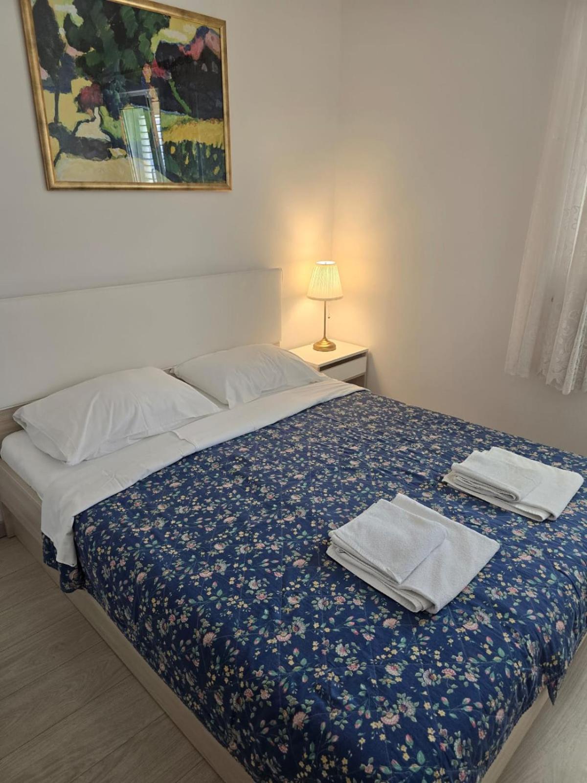 Apartments Sokolovic Крк Екстер'єр фото