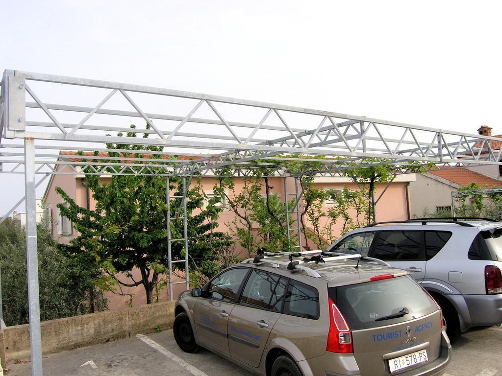 Apartments Sokolovic Крк Екстер'єр фото