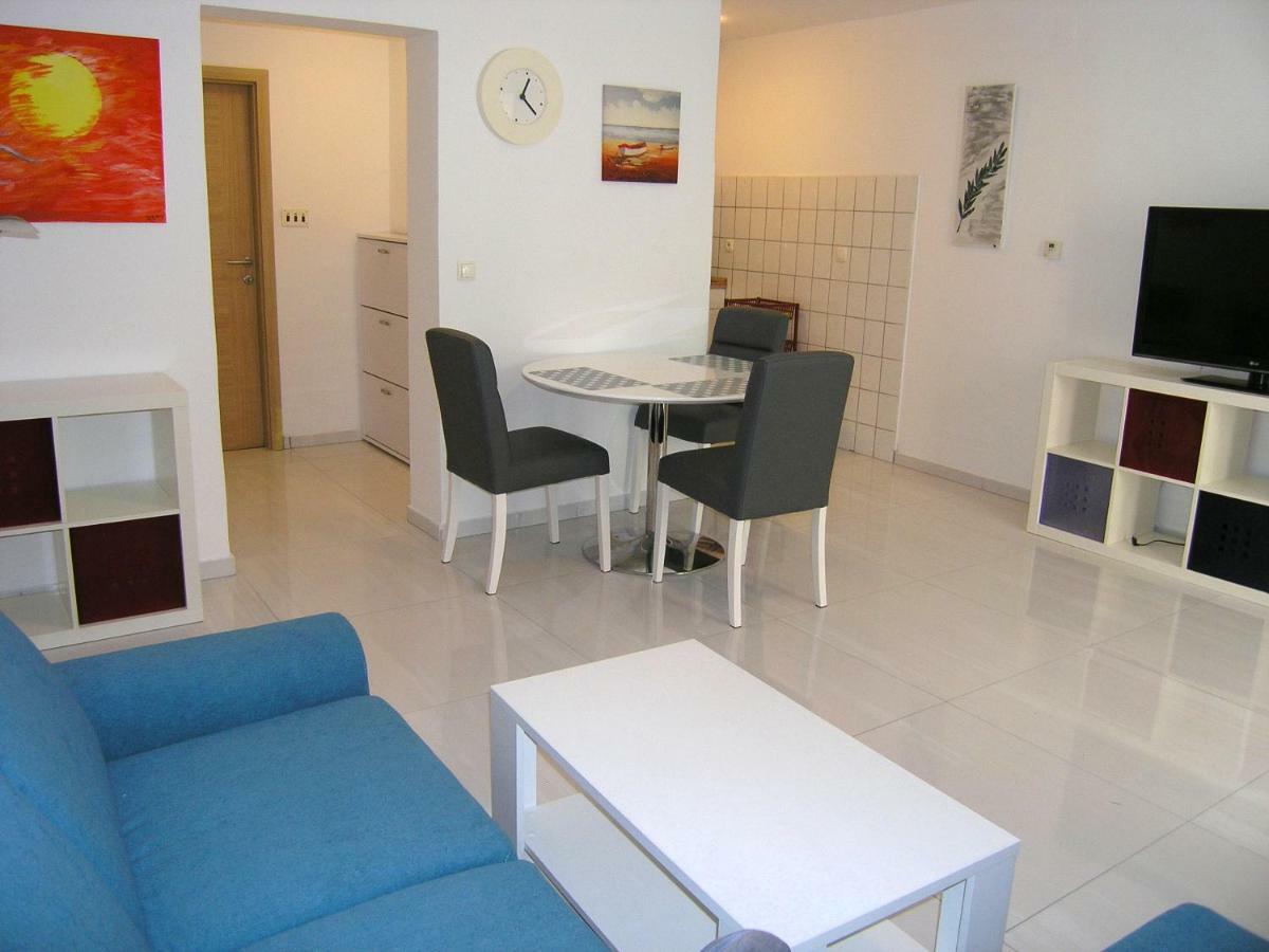 Apartments Sokolovic Крк Екстер'єр фото