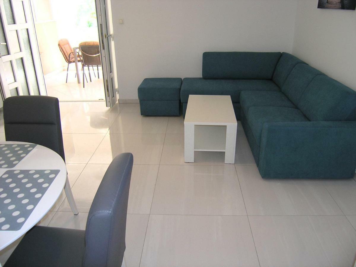Apartments Sokolovic Крк Екстер'єр фото