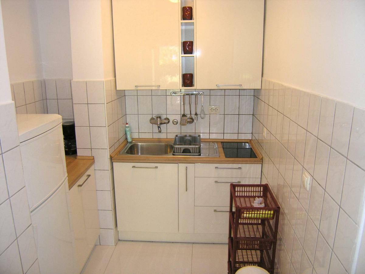Apartments Sokolovic Крк Екстер'єр фото