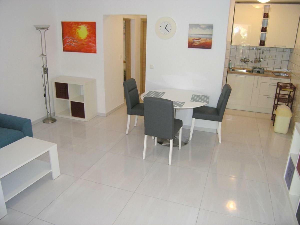 Apartments Sokolovic Крк Екстер'єр фото