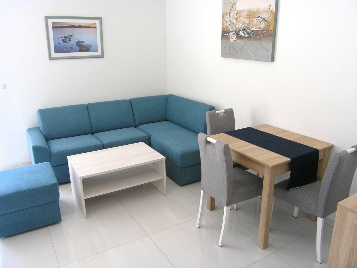 Apartments Sokolovic Крк Екстер'єр фото