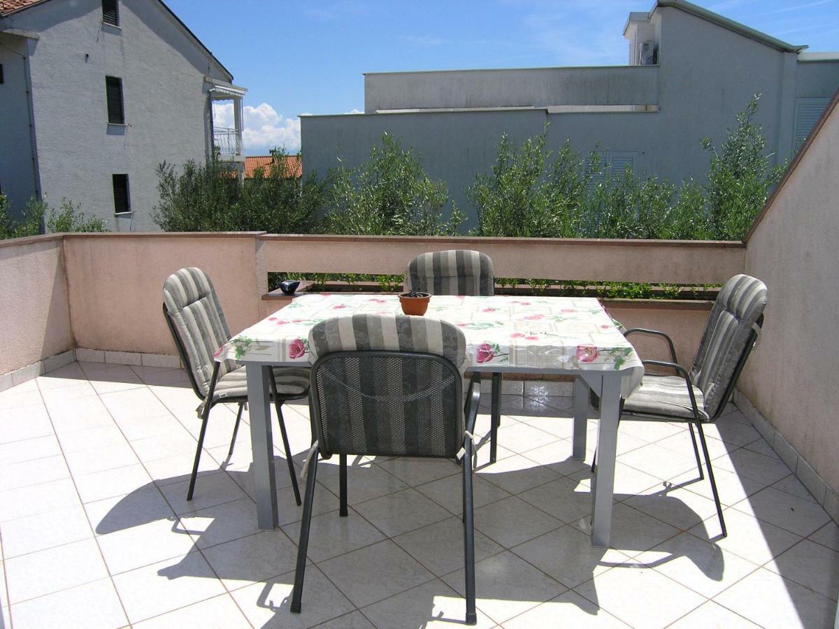 Apartments Sokolovic Крк Екстер'єр фото