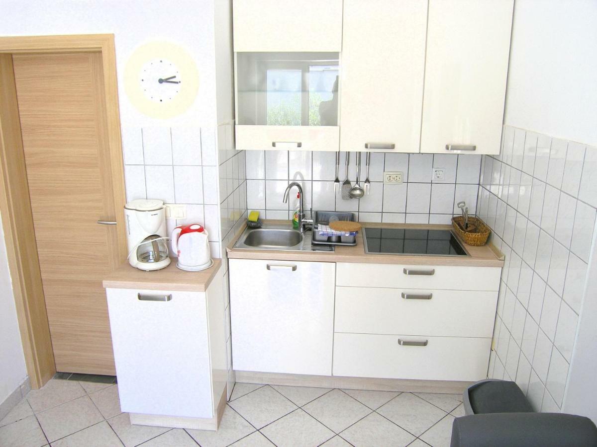 Apartments Sokolovic Крк Екстер'єр фото