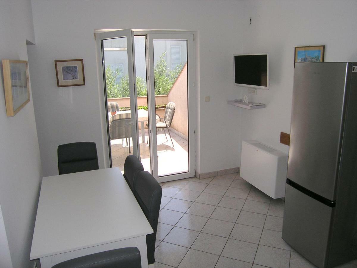 Apartments Sokolovic Крк Екстер'єр фото